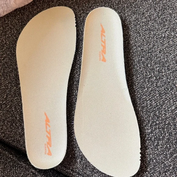 Altra Women's Peach Athletic Shoes - Picture 6 of 6